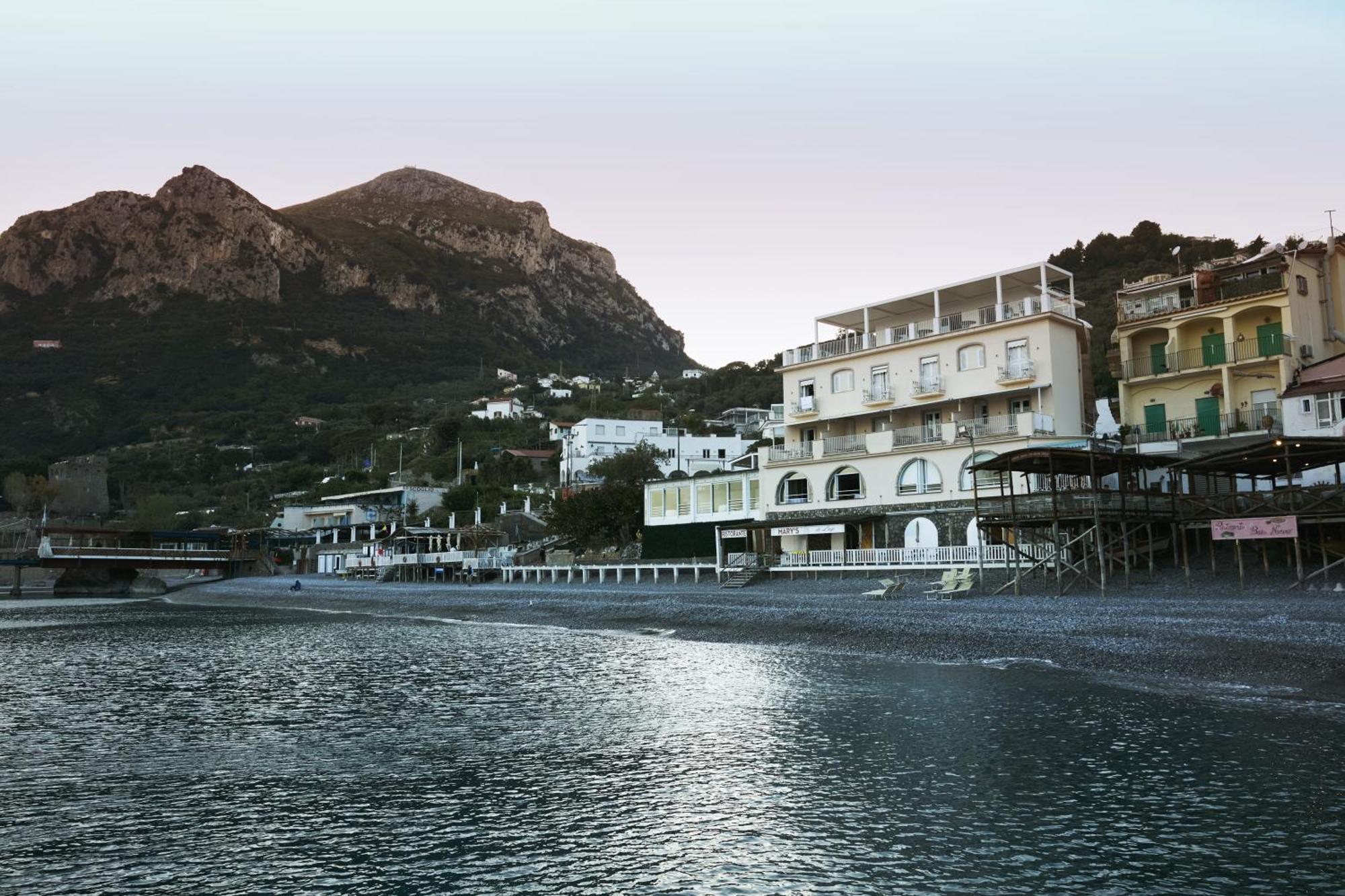 Taverna Del Capitano Marina del Cantone Exterior foto